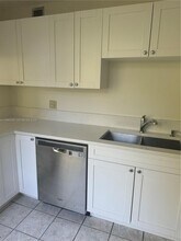 9450 Live Oak Pl in Davie, FL - Building Photo - Building Photo