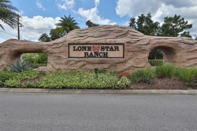 15662 Stable Run Dr in Spring Hill, FL - Building Photo - Building Photo