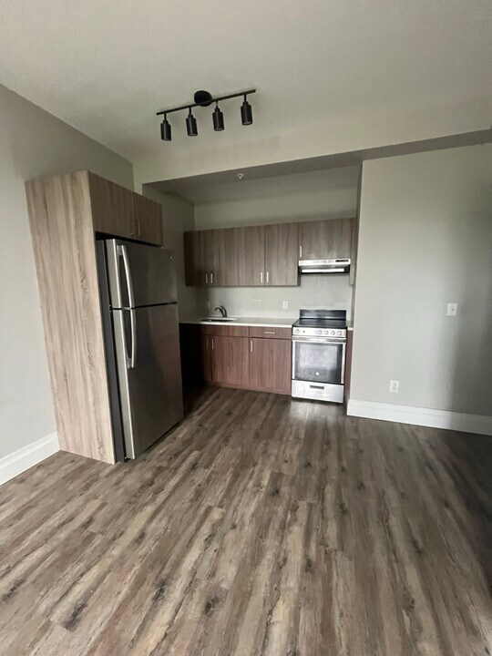 106 N Grove St in East Orange, NJ - Building Photo