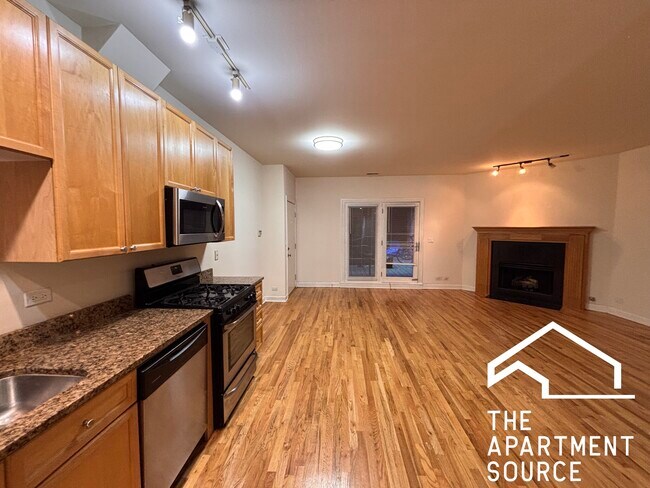 3349 N Clark St in Chicago, IL - Building Photo - Building Photo