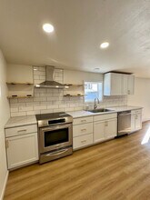 102 Twin Dr in Crookston, MN - Building Photo - Building Photo