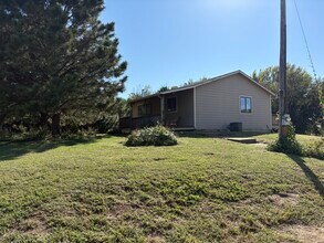 6163 N Holmes Rd in Salina, KS - Building Photo - Building Photo