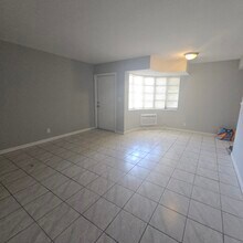 1730 NE 62nd St, Unit 6 in Fort Lauderdale, FL - Foto de edificio - Building Photo