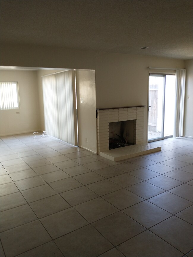 1855 W Malvern Ave, Unit condo in Fullerton, CA - Building Photo - Building Photo