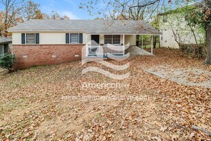 121 Lindenhurst Dr in North Little Rock, AR - Building Photo