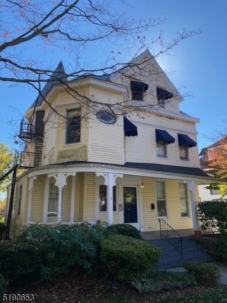 87 Park St in Montclair, NJ - Building Photo