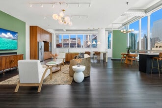 Env Chicago in Chicago, IL - Foto de edificio - Building Photo