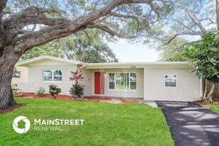 11373 116th Ave N in Largo, FL - Building Photo