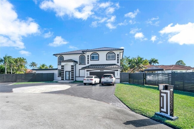 13236 SW 201st Terrace in Miami, FL - Building Photo - Building Photo