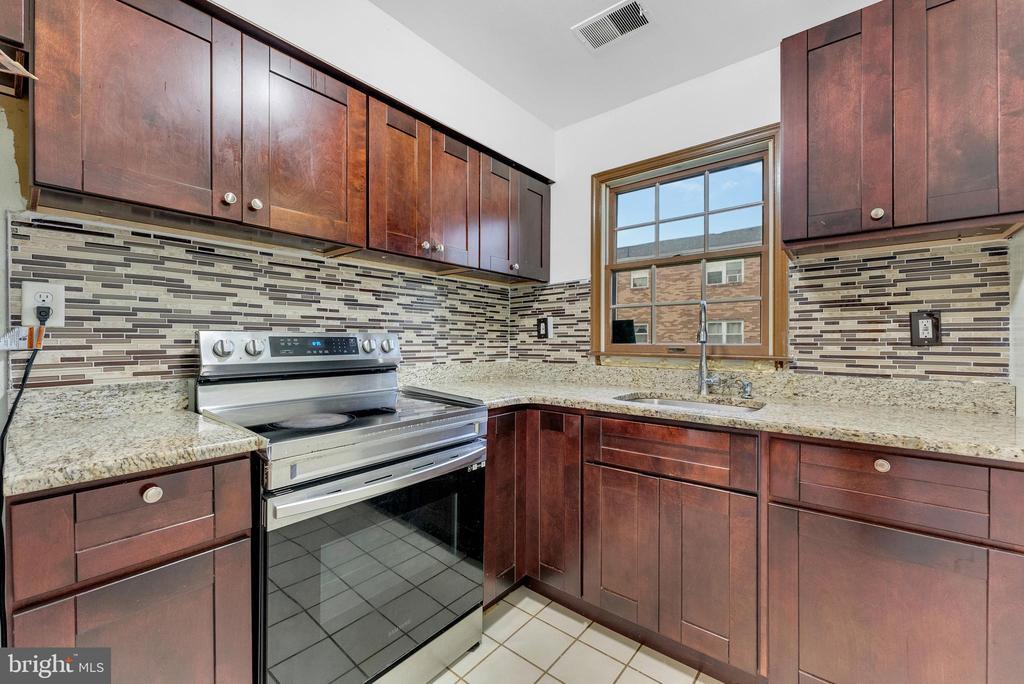 1294 Jefferson Ave in Edgewater Park, NJ - Building Photo