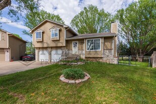 8502 W Westlawn Cir in Wichita, KS - Building Photo