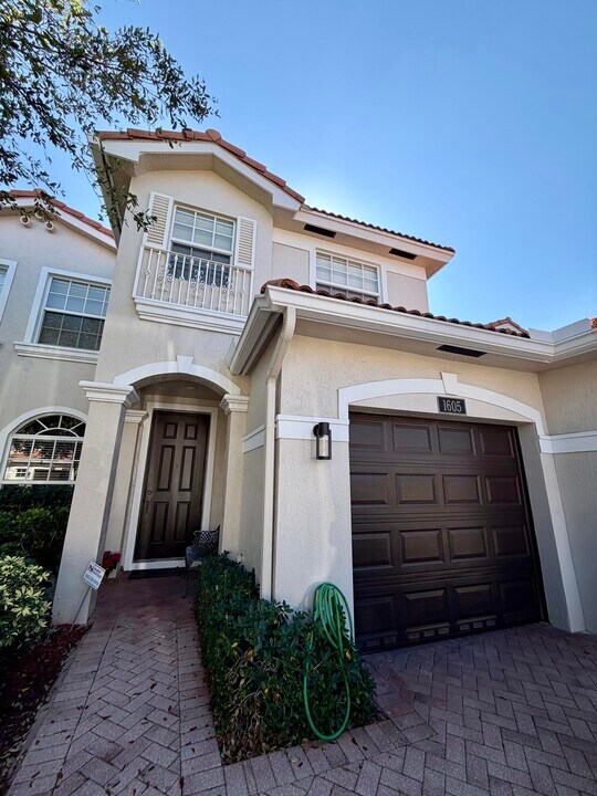 16129 Poppy Seed Cir in Delray Beach, FL - Building Photo