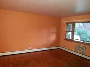 9437 Burlington Ave, Unit 3 in Brookfield, IL - Building Photo - Building Photo