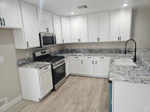 9863 Needles Dr in Mohave Valley, AZ - Foto de edificio - Building Photo