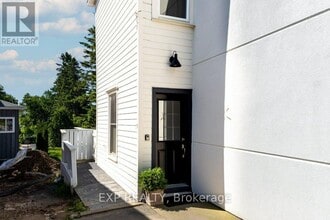 297 Bloomfield Main St in Prince Edward, ON - Building Photo - Building Photo