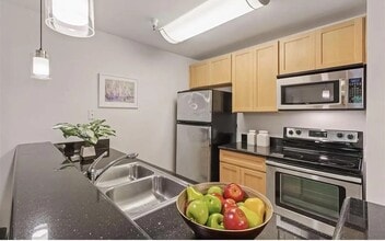 6400 Christie Ave, Unit 4109 in Emeryville, CA - Building Photo - Building Photo