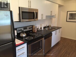 1961 Victoria Park Ave in Toronto, ON - Building Photo - Building Photo