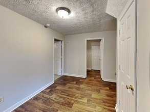 102 Shannon Chase Dr in Fairburn, GA - Building Photo - Building Photo