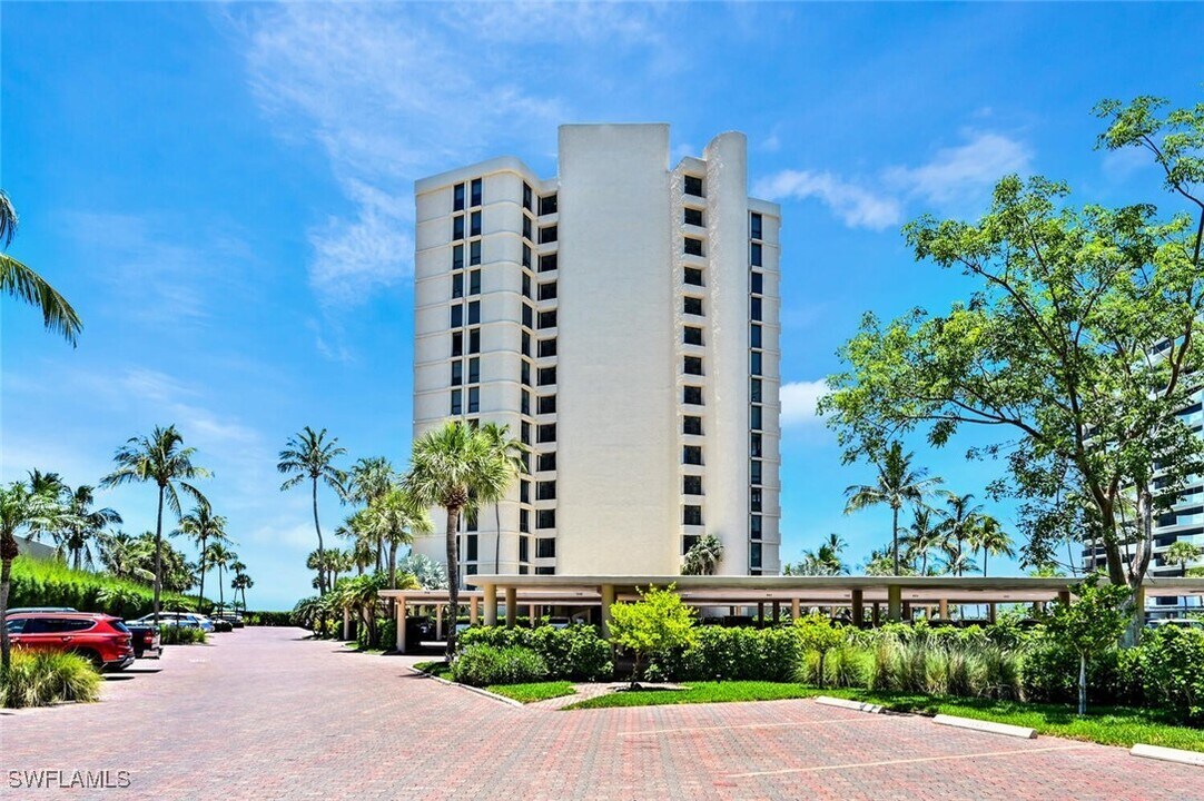 4001 Gulf Shore Blvd N in Naples, FL - Building Photo