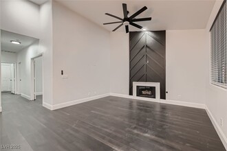 6005 Blowing Bellows St in Las Vegas, NV - Building Photo - Building Photo