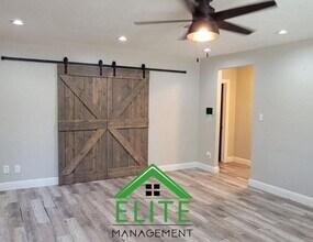 663 Arden Wy in Sacramento, CA - Building Photo - Building Photo