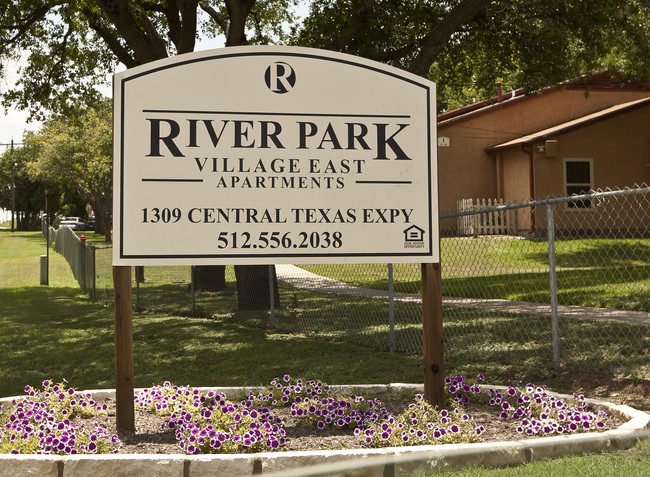 River Park Village East in Lampasas, TX - Building Photo - Building Photo