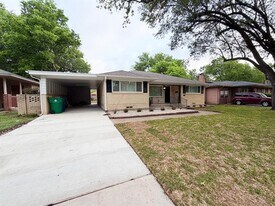 113 Monticello Dr in Waxahachie, TX - Building Photo