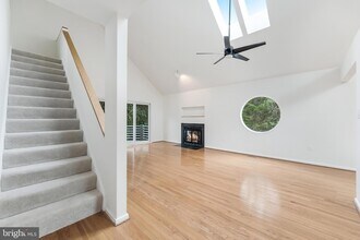 11916 Moss Point Ln in Reston, VA - Building Photo - Building Photo