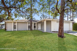 739 Isle Royale Ave in Palm Bay, FL - Building Photo - Building Photo