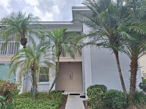 427 Cerromar Ln in Venice, FL - Building Photo - Building Photo