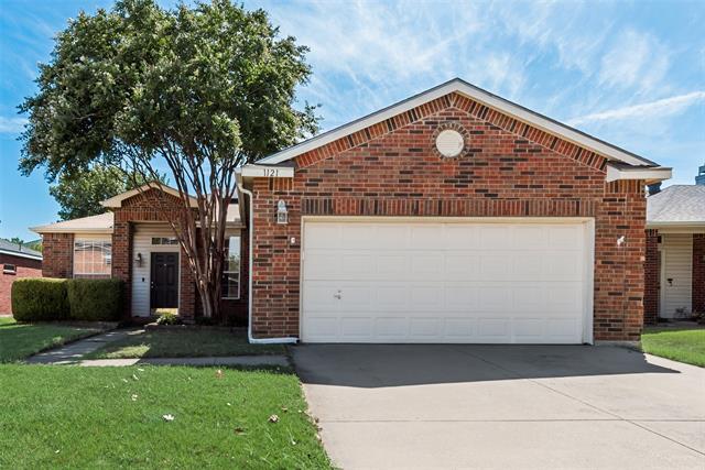 1121 Wabash Ct in Saginaw, TX - Building Photo