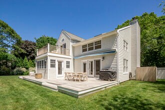 27 Fieldview Ln in East Hampton, NY - Building Photo - Building Photo