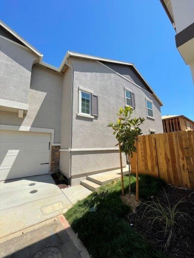 5543 Brittany Ct in Linda, CA - Building Photo - Building Photo