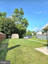 124 Elm St in Stowe, PA - Building Photo - Building Photo
