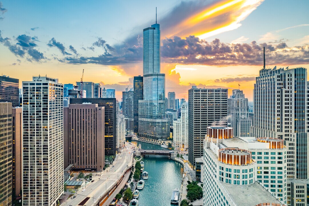 Trump International Hotel & Tower - Chicago in Chicago, IL - Building Photo