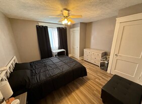 909 4th St NW in Canton, OH - Building Photo