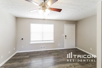 141 Hemlock Cir in Lawrenceville, GA - Building Photo - Building Photo