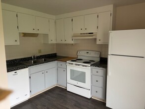 4416 Larkdale Drive in Stow, OH - Building Photo - Building Photo