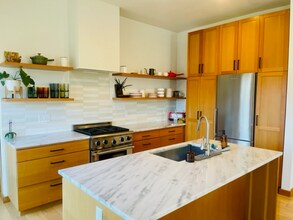 231 NE Hancock St, Unit A in Portland, OR - Building Photo - Building Photo