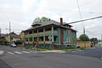 1603-1609 SE 12th Ave in Portland, OR - Building Photo - Building Photo