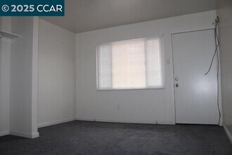 2033 Nevin Ave in Richmond, CA - Building Photo - Building Photo