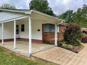 1928 Stevens Dr NE in Huntsville, AL - Building Photo - Building Photo