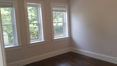 2044 Beacon St in Newton, MA - Building Photo - Building Photo