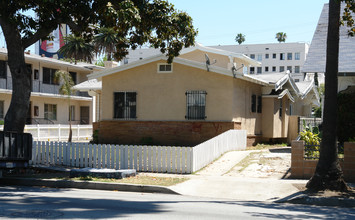 726-732 S Wilton Pl in Los Angeles, CA - Foto de edificio - Building Photo