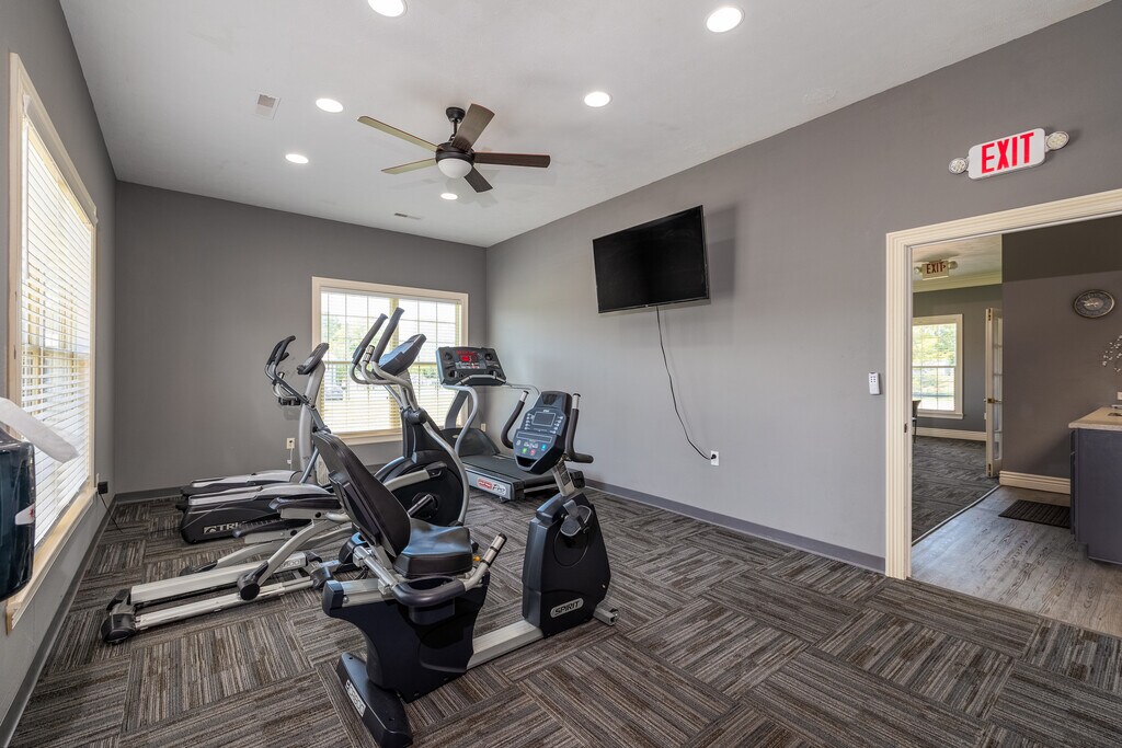 Crosswood Apartments in Rogersville, MO