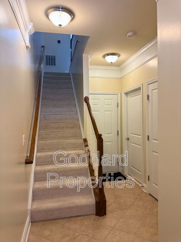 5918 Charles Crossing in Ellicott City, MD - Building Photo - Building Photo