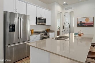 15601 Cactus Rd in Surprise, AZ - Building Photo - Building Photo