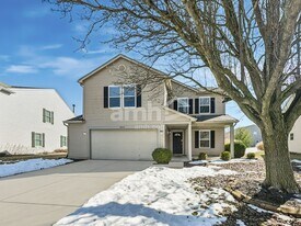 10275 Holly Berry Cir in Fishers, IN - Building Photo