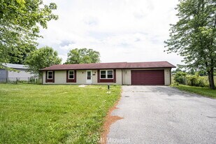 11657 E 211th St in Noblesville, IN - Building Photo