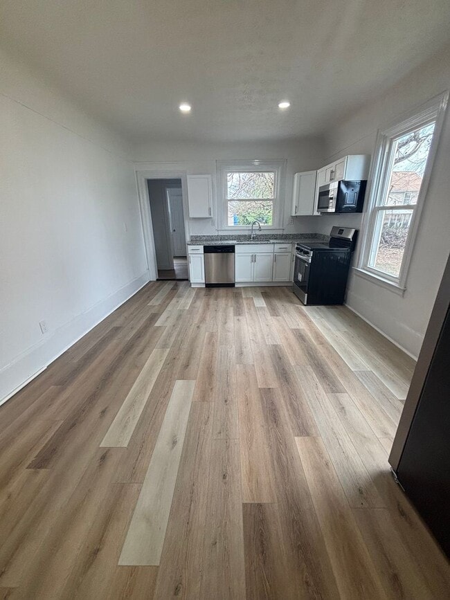 1640 E 85th St in Cleveland, OH - Foto de edificio - Building Photo